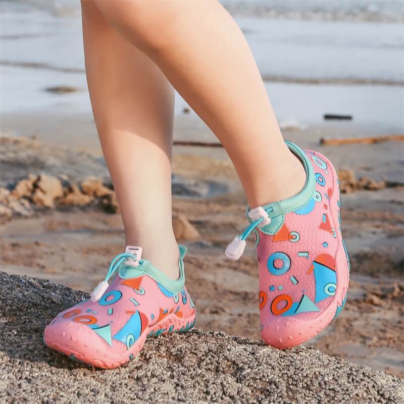 Kinderschoenen met roze kleur van het merk Aquashoes